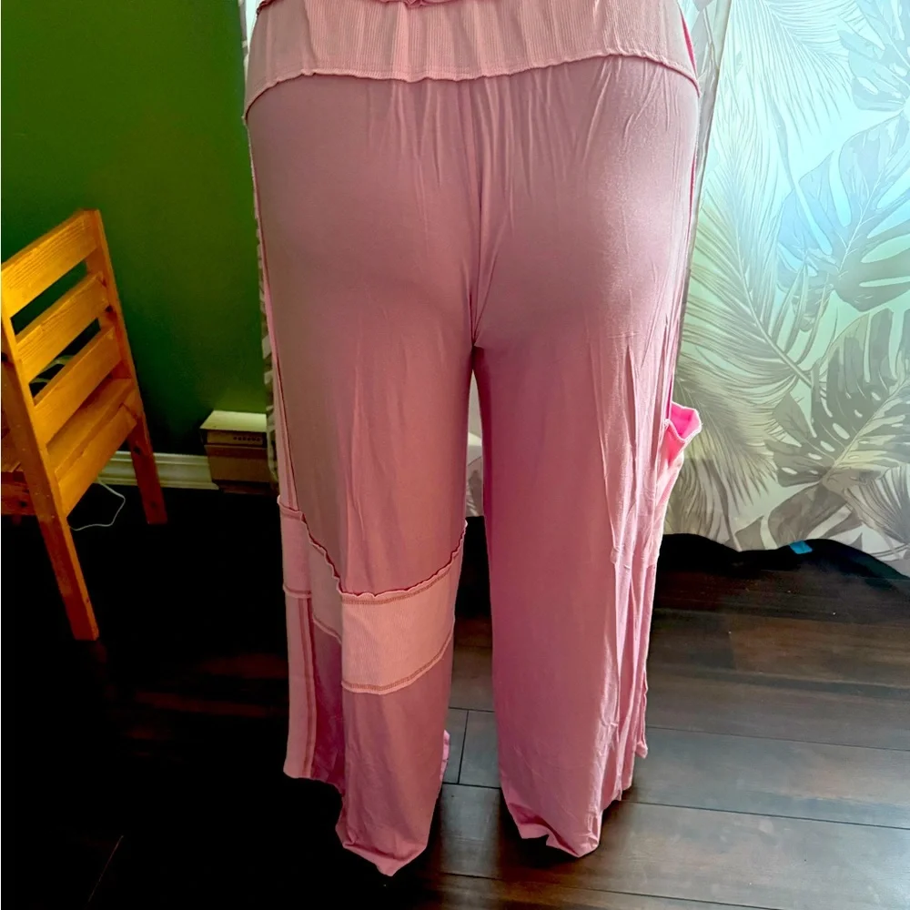 ✨NEW✨POL Pink Wide Leg Pants - Picture 2 of 2